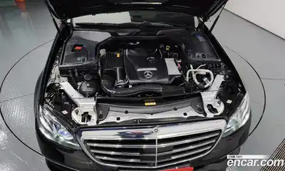 Mercedes-Benz E-Class 2020 2.0 гидро, миниатюра 6
