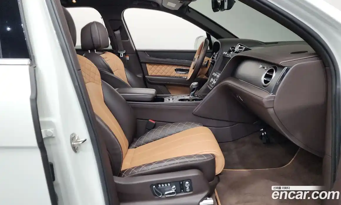 Bentley Bentayga 2018 6.0 гидро в Москве № 256661, фото 11