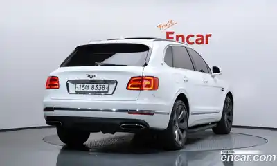Bentley Bentayga 2018 6.0 гидро в Москве № 256661, миниатюра 2