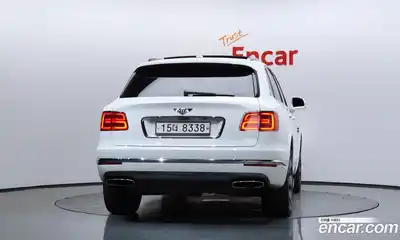 Bentley Bentayga 2018 6.0 гидро в Москве № 256661, миниатюра 4