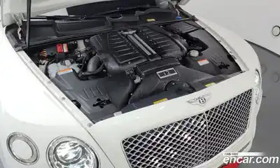 Bentley Bentayga 2018 6.0 гидро в Москве № 256661, миниатюра 6