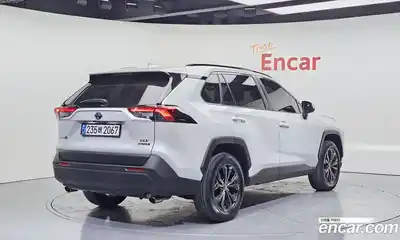 Toyota RAV4 2023 2.5 гидро в Москве № 257107, миниатюра 2