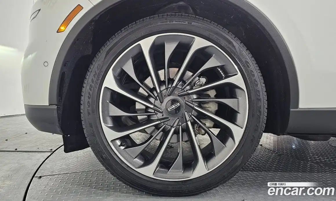 Lincoln Aviator 2023 3.0 гидро в Москве № 282447, фото 4