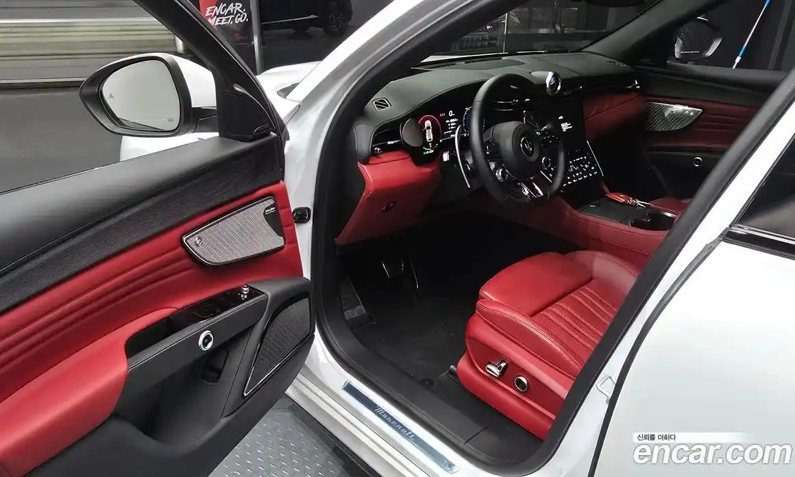 Maserati Grecale 2023 2.0 гидро в Москве № 282711, фото 11