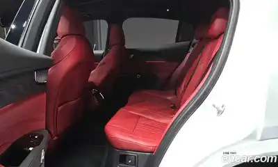 Maserati Grecale 2023 2.0 гидро в Москве № 282711, миниатюра 12