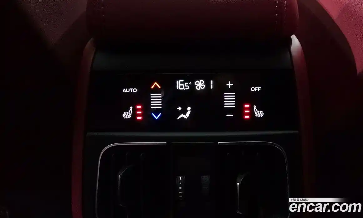 Maserati Grecale 2023 2.0 гидро в Москве № 282711, фото 18