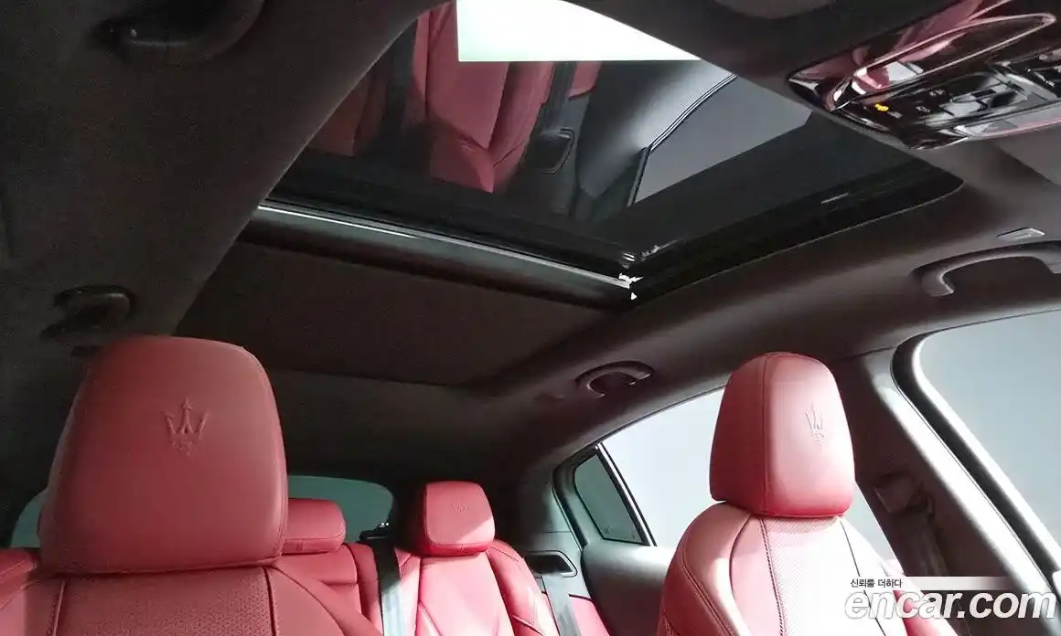 Maserati Grecale 2023 2.0 гидро в Москве № 282711, фото 19