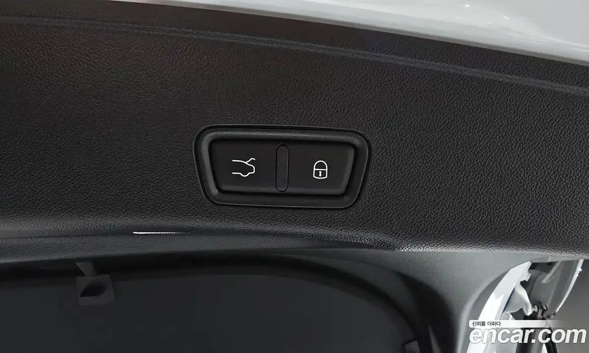 Maserati Grecale 2023 2.0 гидро в Москве № 282711, фото 20