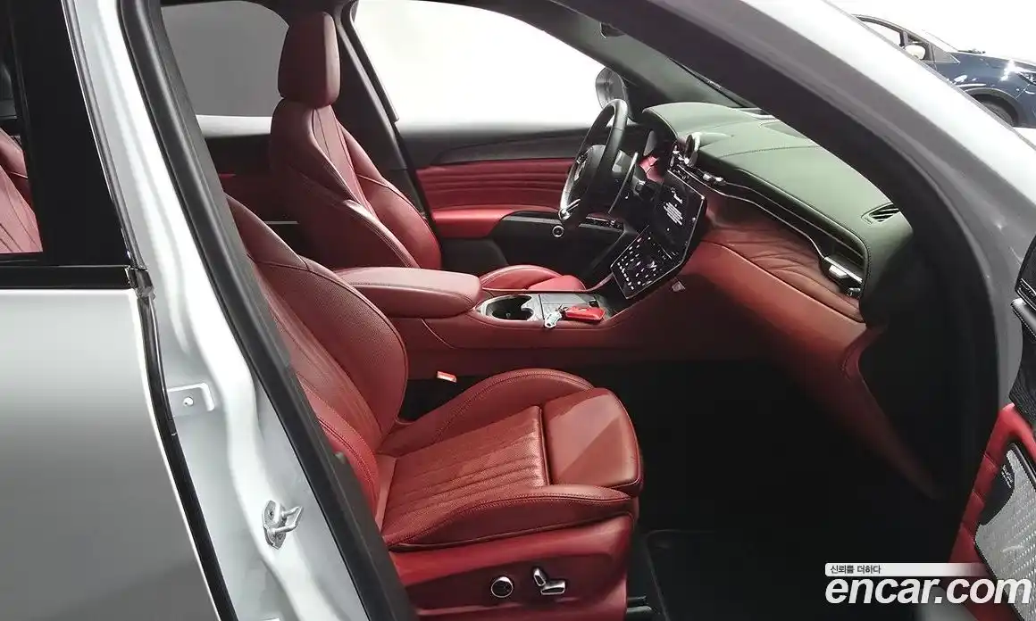 Maserati Grecale 2023 2.0 гидро в Москве № 282711, фото 10