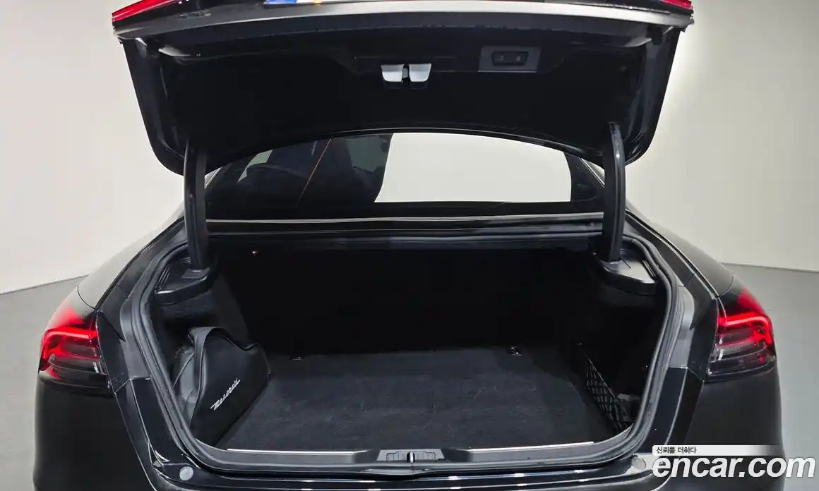 Maserati Quattroporte 2022 3.0 гидро в Москве № 282801, фото 20