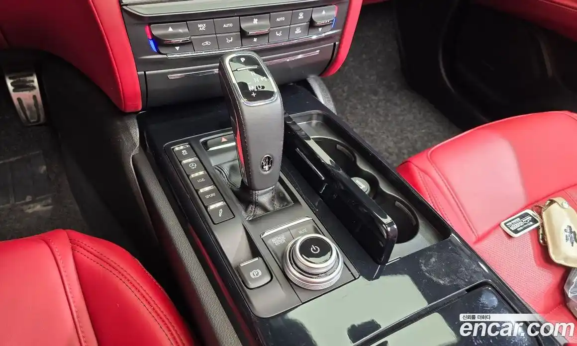 Maserati Quattroporte 2022 3.0 гидро в Москве № 282801, фото 9