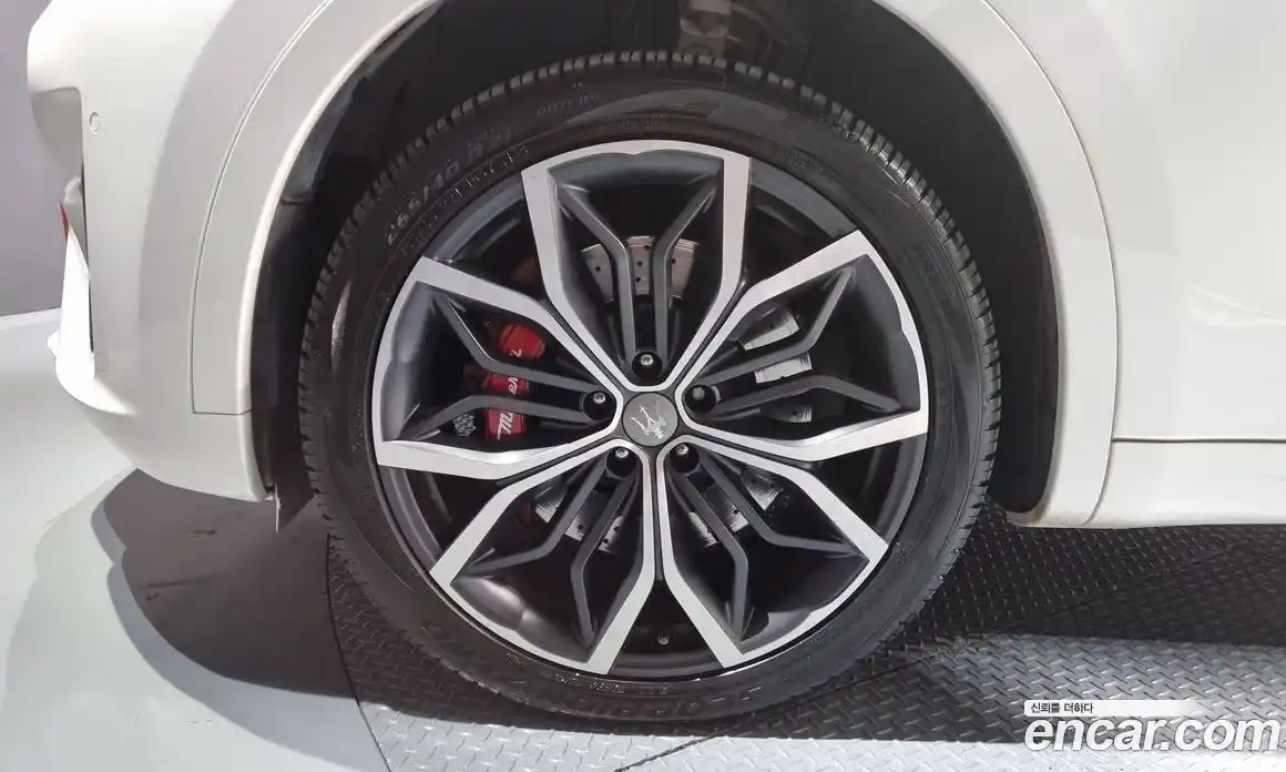 Maserati Levante 2018 3.8 гидро в Москве № 283025, фото 5