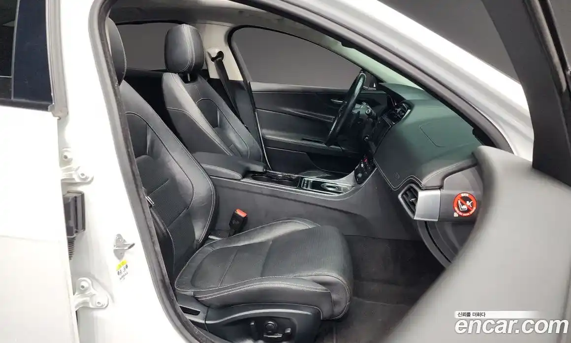 Jaguar XE 2015 2.0 гидро в Москве № 283816, фото 11