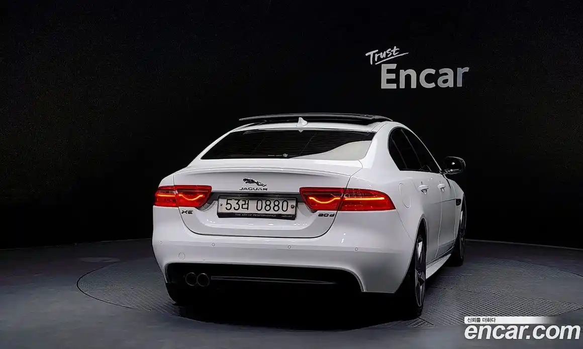 Jaguar XE 2015 2.0 гидро в Москве № 283816, фото 4