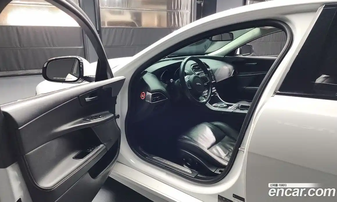 Jaguar XE 2015 2.0 гидро в Москве № 283816, фото 10