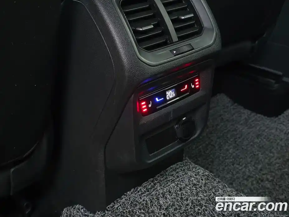 Volkswagen Tiguan 2023 2.0 гидро в Москве № 301805, фото 16