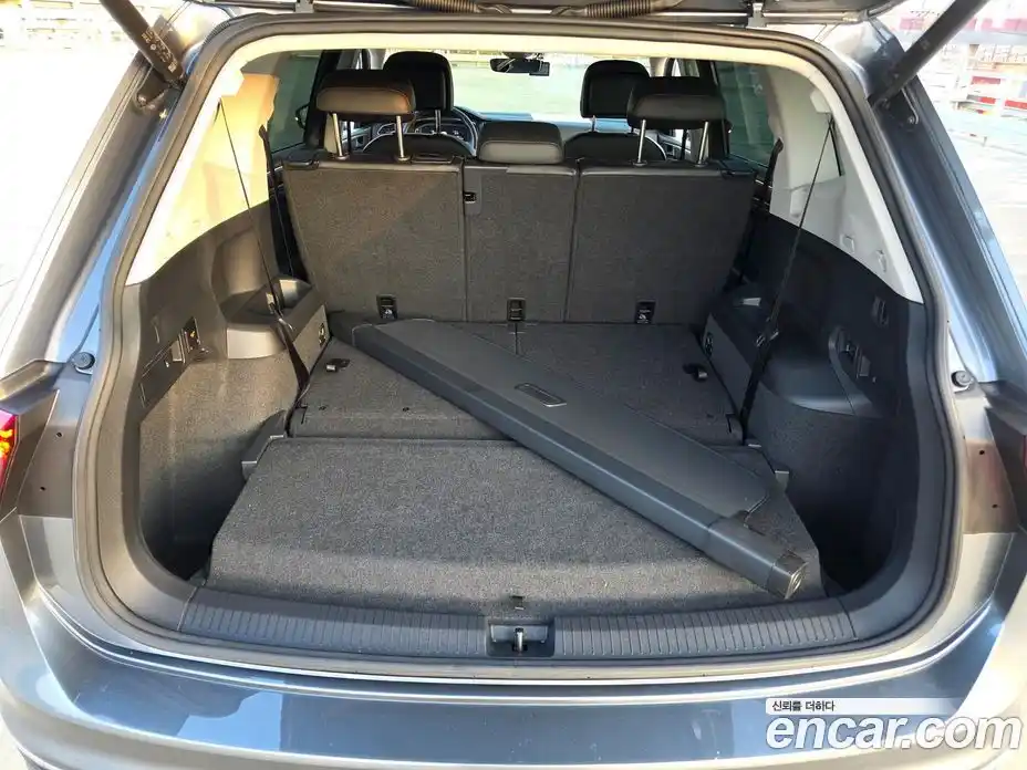 Volkswagen Tiguan 2023 2.0 гидро в Москве № 301805, фото 17