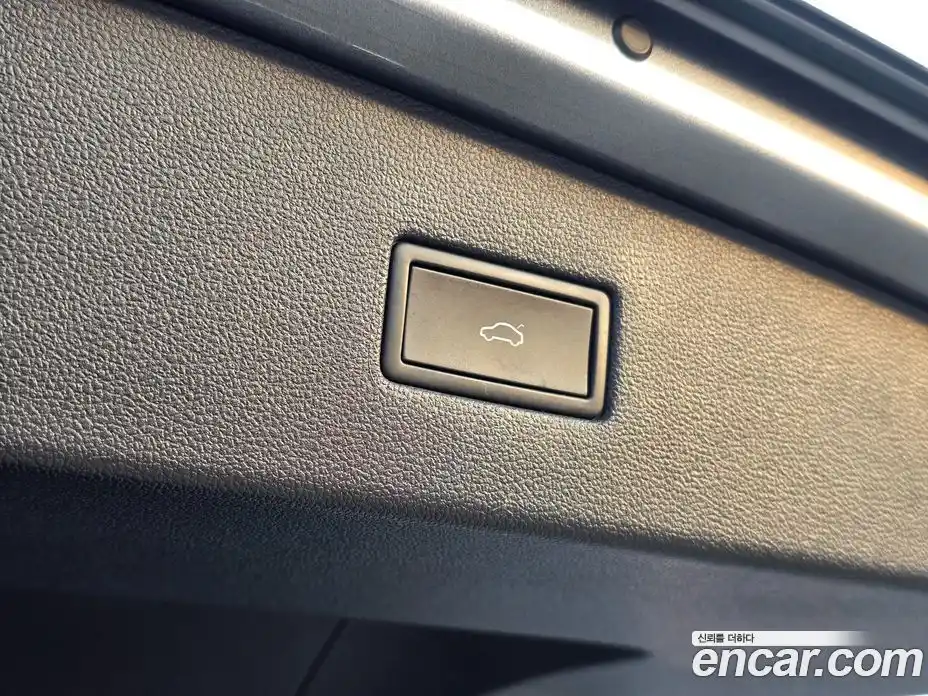 Volkswagen Tiguan 2023 2.0 гидро в Москве № 301805, фото 18