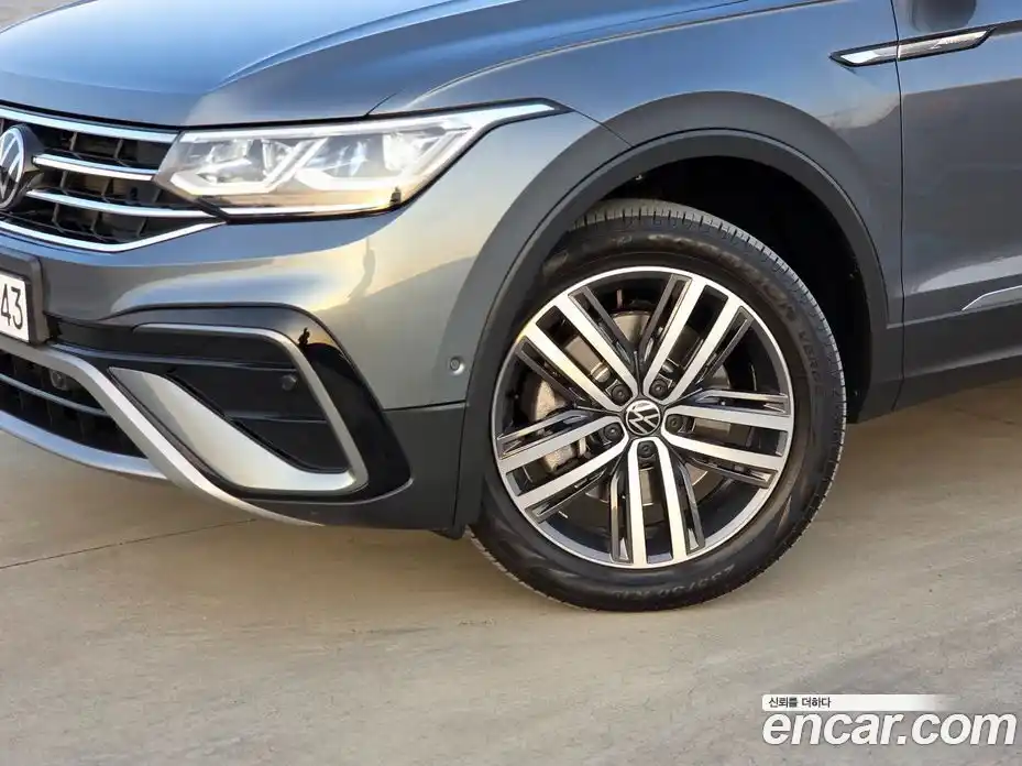 Volkswagen Tiguan 2023 2.0 гидро в Москве № 301805, фото 3