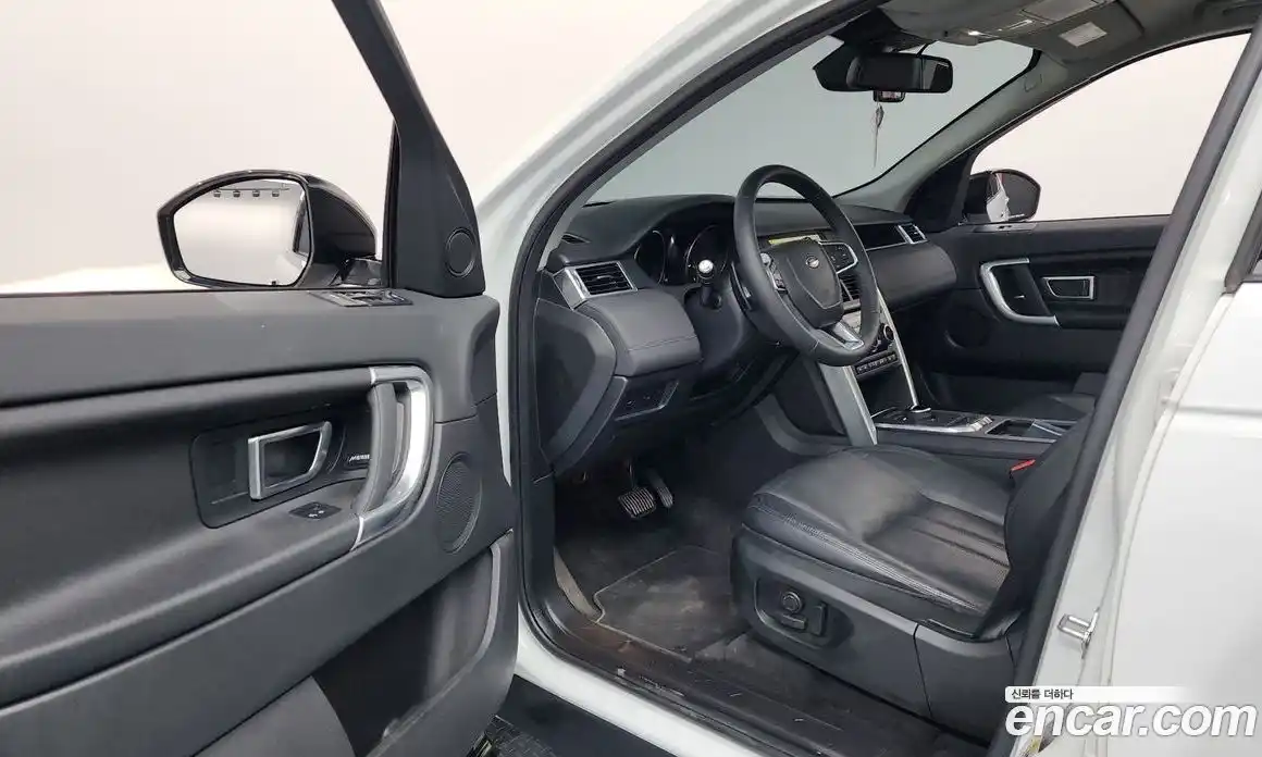 Land Rover Discovery Sport 2017 2.0 гидро в Москве № 315664, фото 10