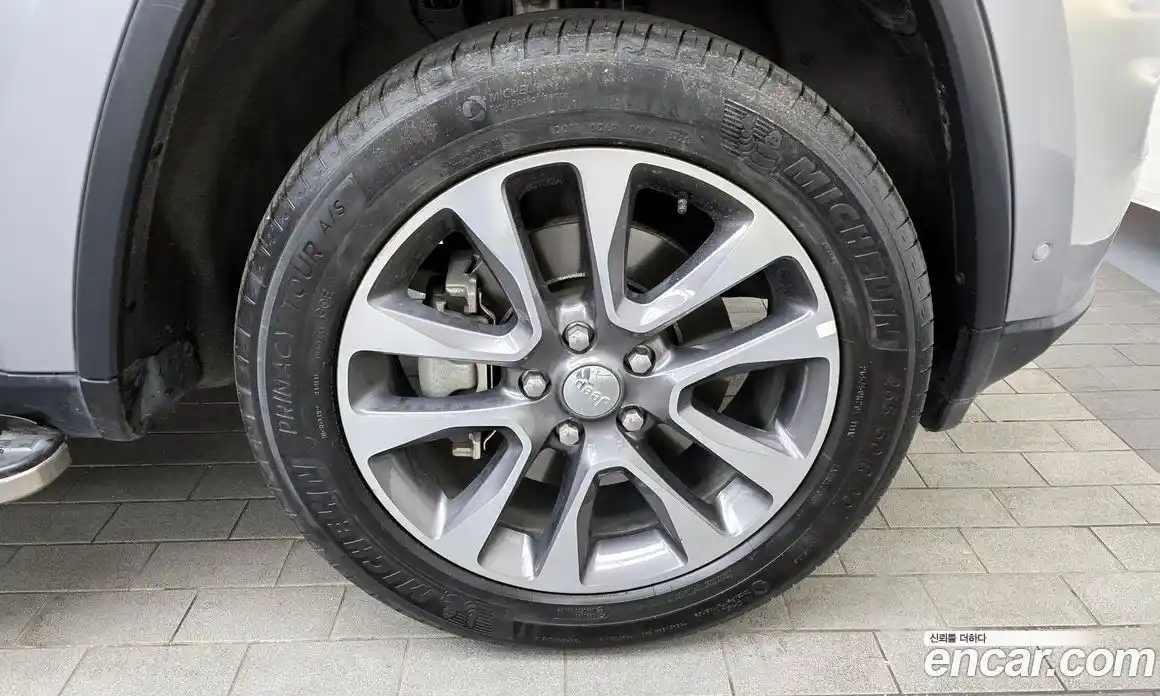 Jeep Cherokee 2018 3.6 гидро в Москве № 322593, фото 5