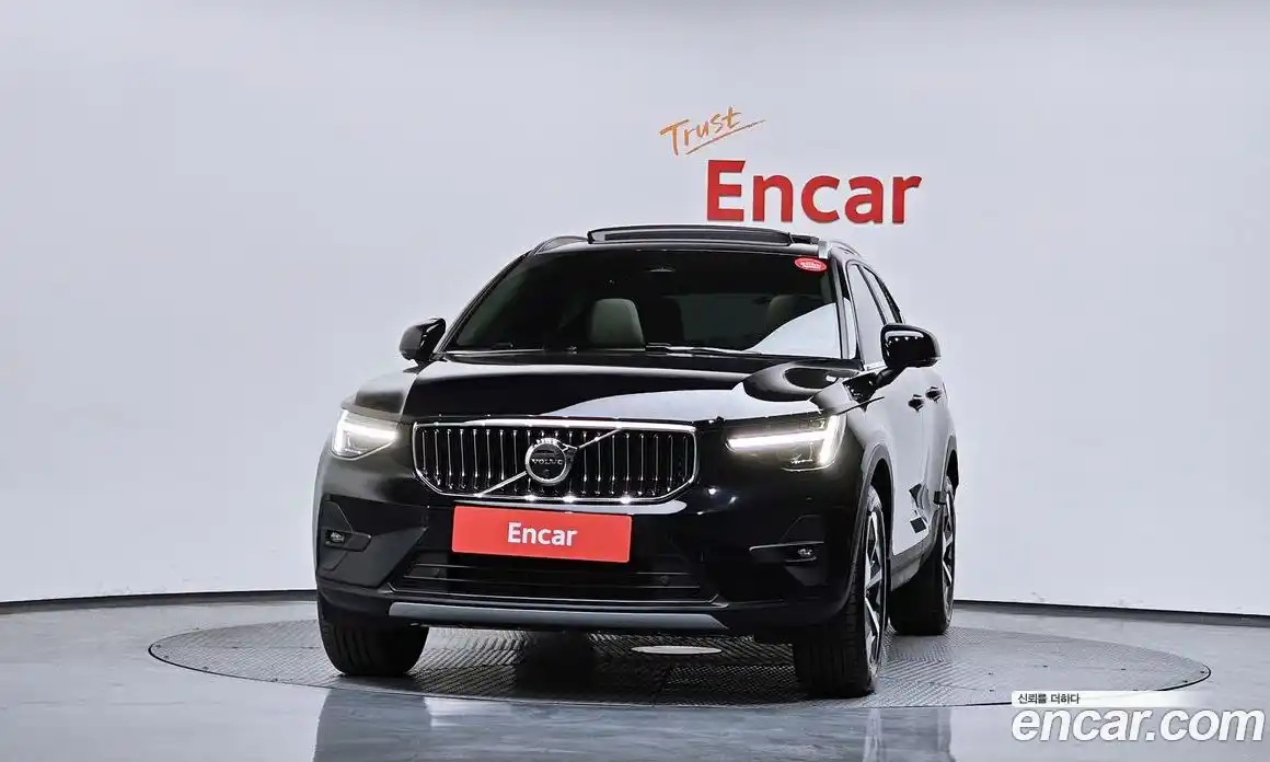 Volvo XC40 2024 2.0 гидро в Москве № 325996, фото 3
