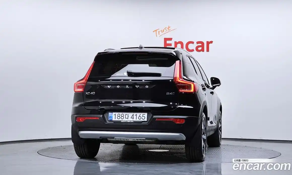 Volvo XC40 2024 2.0 гидро в Москве № 325996, фото 4