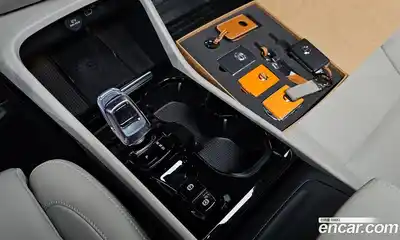 Volvo XC40 2024 2.0 гидро в Москве № 325996, миниатюра 9