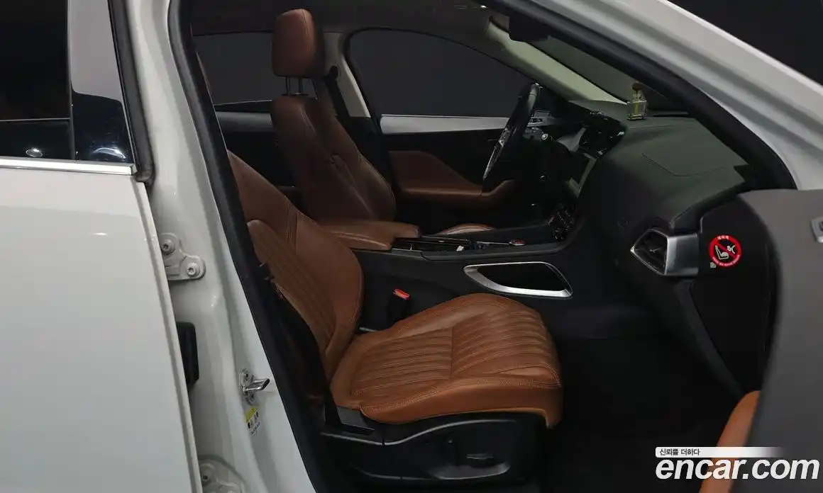 Jaguar F-Pace 2017 2.0 гидро в Москве № 364466, фото 11