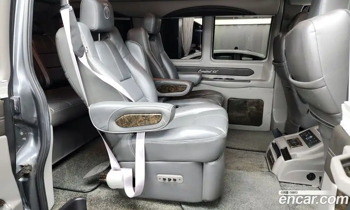 Chevrolet Express Van 2017 6.0 гидро в Москве № 385418, фото 12