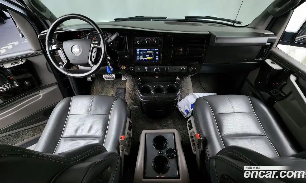 Chevrolet Express Van 2017 6.0 гидро в Москве № 385418, фото 7