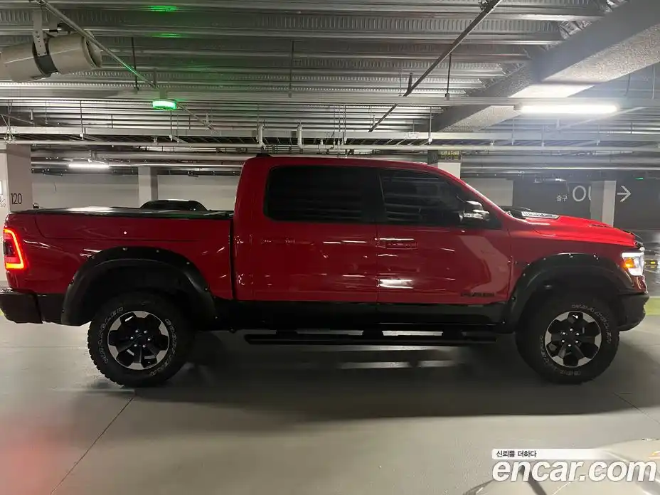 Dodge Ram Pick Up 2019 5.7 гидро в Москве № 402929, фото 4