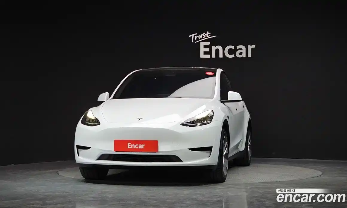 Tesla Model Y 2023 0.2 гидро в Москве № 499527, фото 3