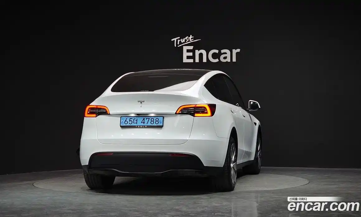 Tesla Model Y 2023 0.2 гидро в Москве № 499527, фото 4