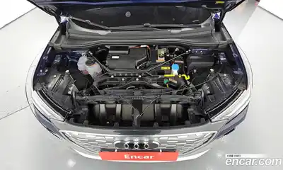 Audi Q4 e-tron 2022 0.2 гидро в Москве № 544200, миниатюра 6