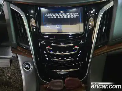 Cadillac Escalade 2017 6.2 гидро в Москве № 585744, миниатюра 12