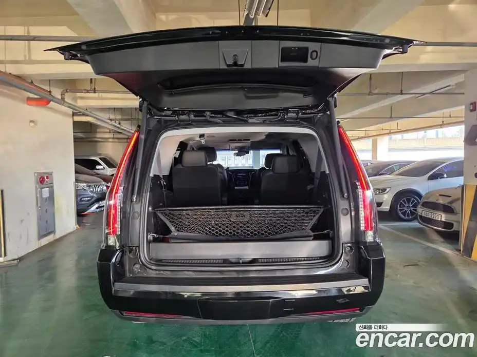 Cadillac Escalade 2017 6.2 гидро в Москве № 585744, фото 19