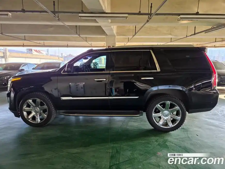 Cadillac Escalade 2017 6.2 гидро в Москве № 585744, фото 3