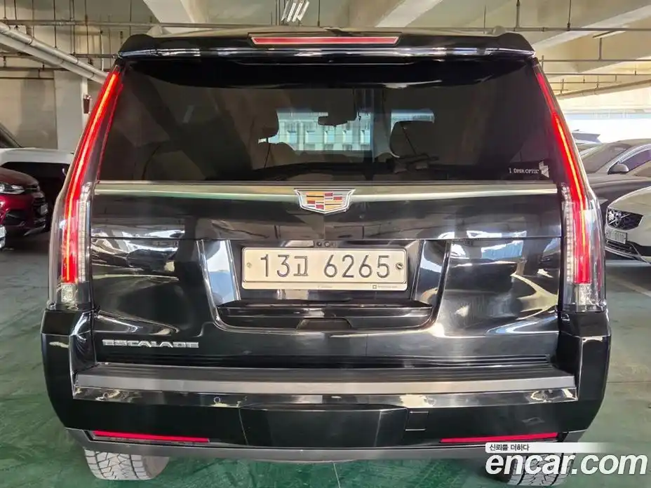 Cadillac Escalade 2017 6.2 гидро в Москве № 585744, фото 4