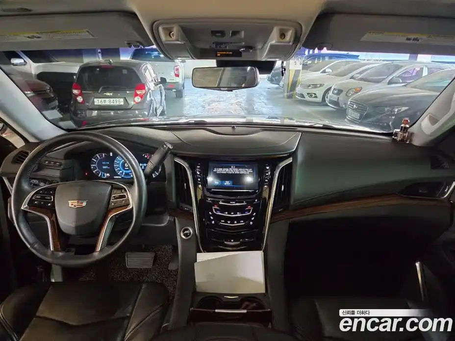 Cadillac Escalade 2017 6.2 гидро в Москве № 585744, фото 9