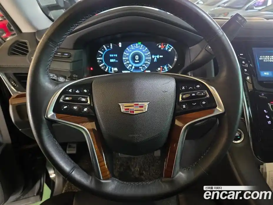 Cadillac Escalade 2017 6.2 гидро в Москве № 585744, фото 10