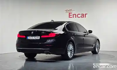 BMW 5-Series, 2022