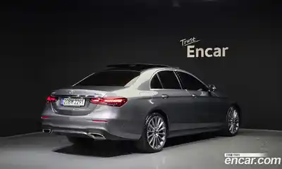 Mercedes-Benz E-Class 2022 2.0 гидро, миниатюра 2