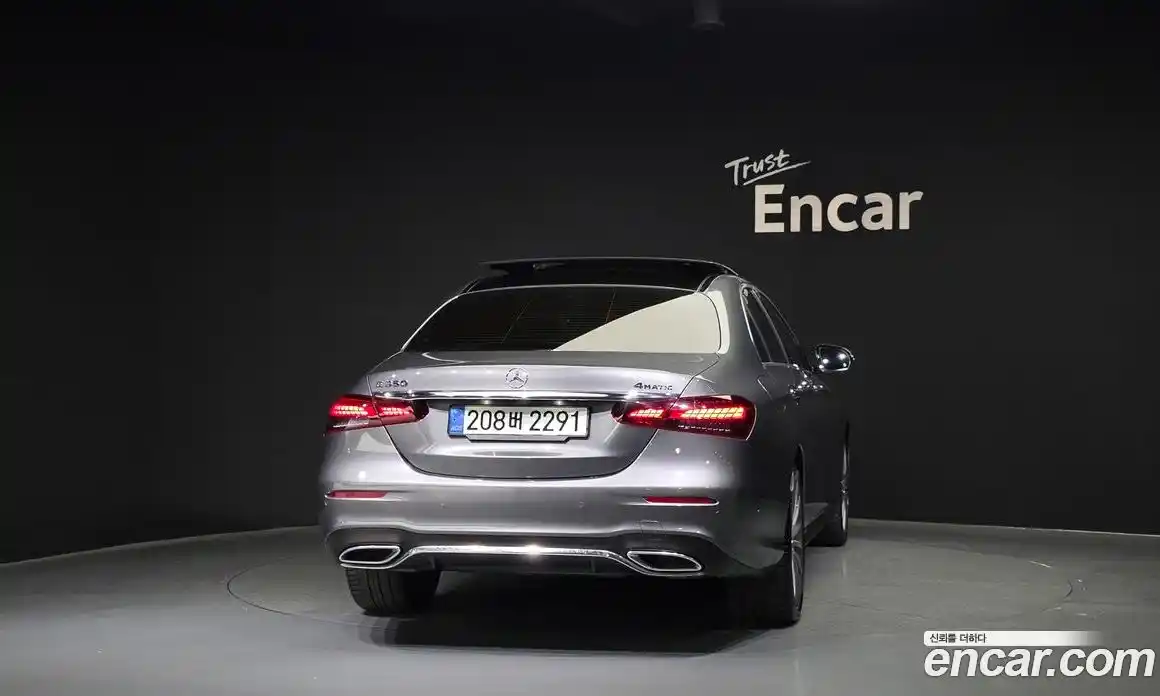Mercedes-Benz E-Class 2022 2.0 гидро, фото 4
