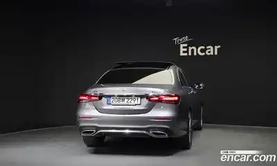 Mercedes-Benz E-Class 2022 2.0 гидро, миниатюра 4