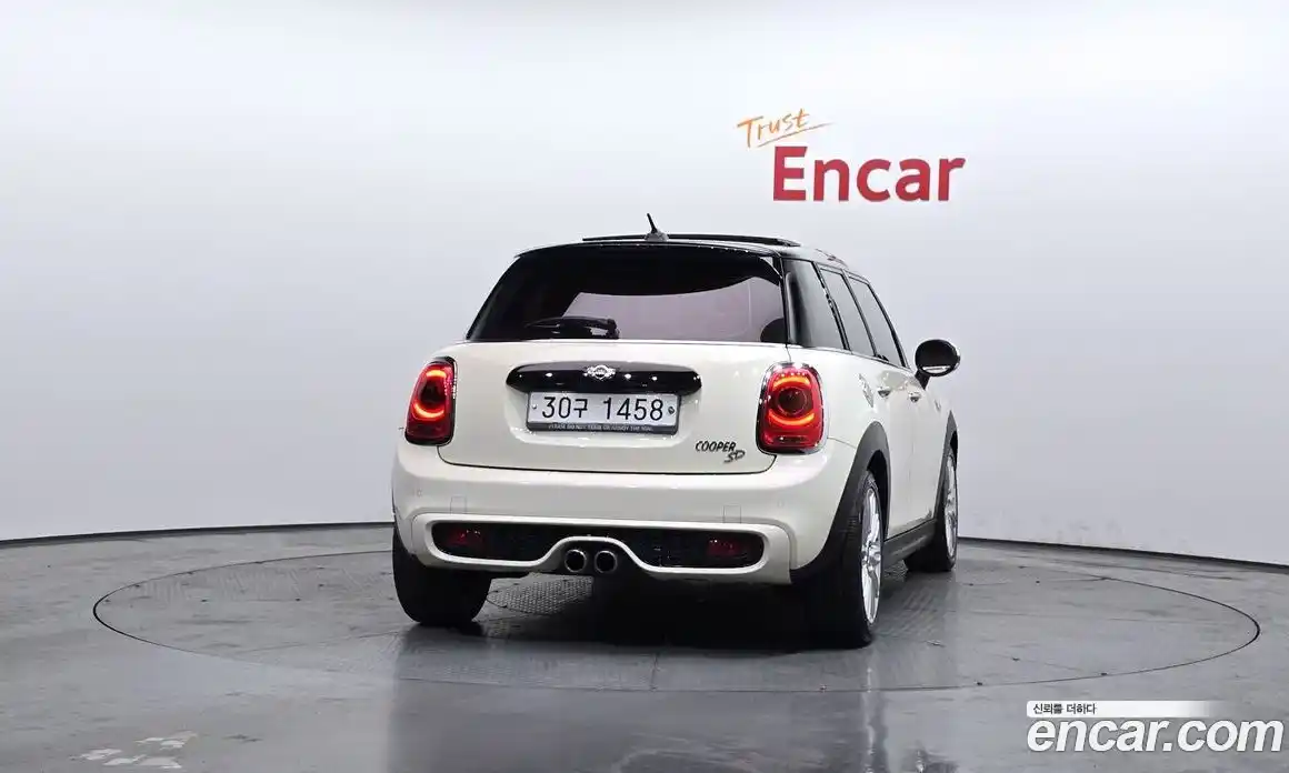 Mini Cooper 2016 2.0 гидро в Москве № 628096, фото 4