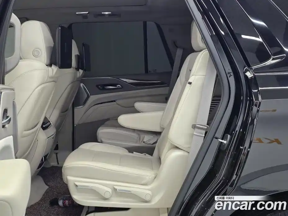 Cadillac Escalade 2023 6.2 гидро в Москве № 653127, фото 16