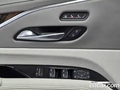 Cadillac Escalade 2023 6.2 гидро в Москве № 653127, миниатюра 5