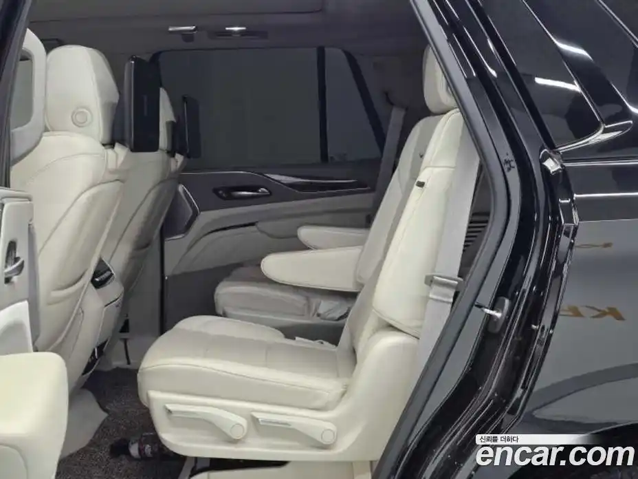 Cadillac Escalade 2023 6.2 гидро в Москве № 653127, фото 7