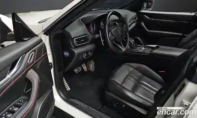 Maserati Levante 2020 3.0 гидро в Москве № 749689, миниатюра 11